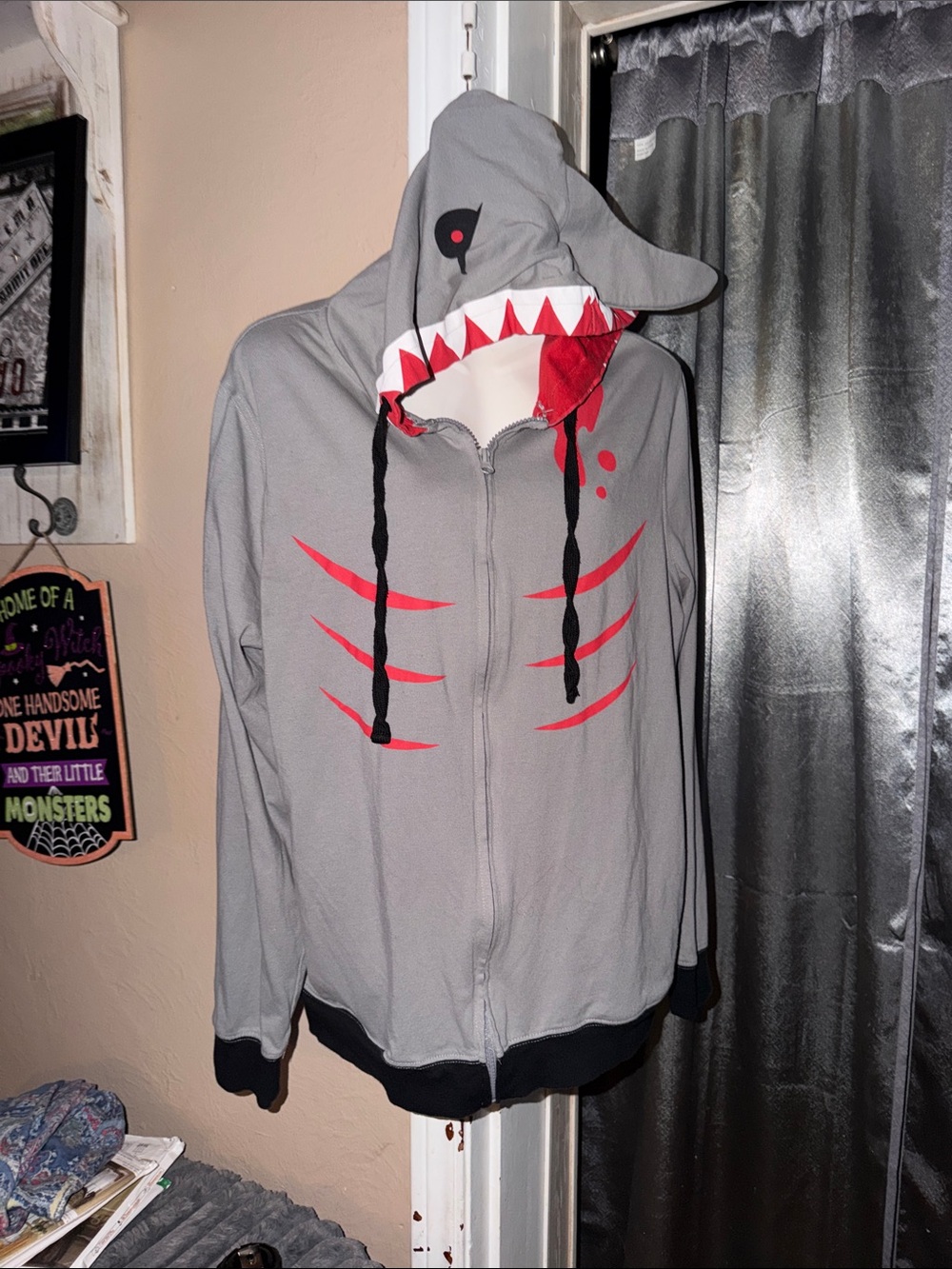 Men’s Bioworld Gray Shark-Print Hooded Zip Jacket with Red Accents size Large